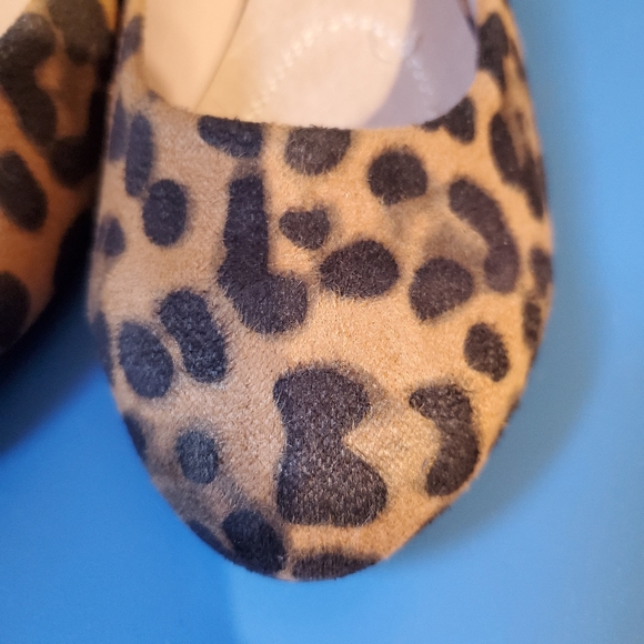 Cheetah print flats - Picture 3 of 5